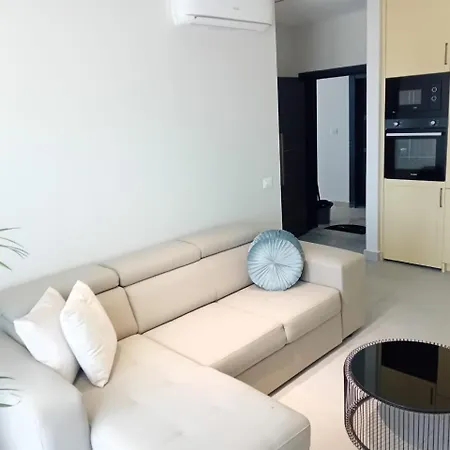 Wesley Qerret * Golem (Tirana)